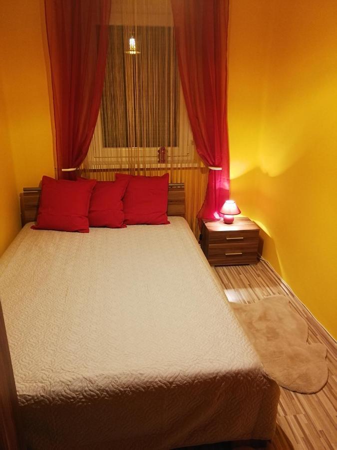 Zso-Ze Apartman Tiszafüred 外观 照片