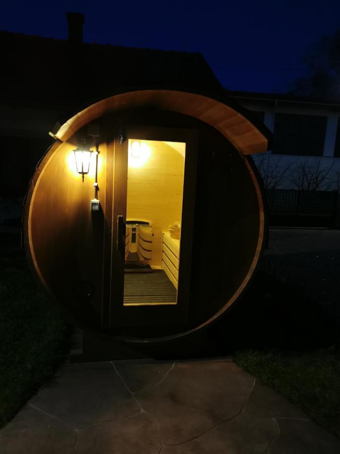 Zso-Ze Apartman Tiszafüred 外观 照片