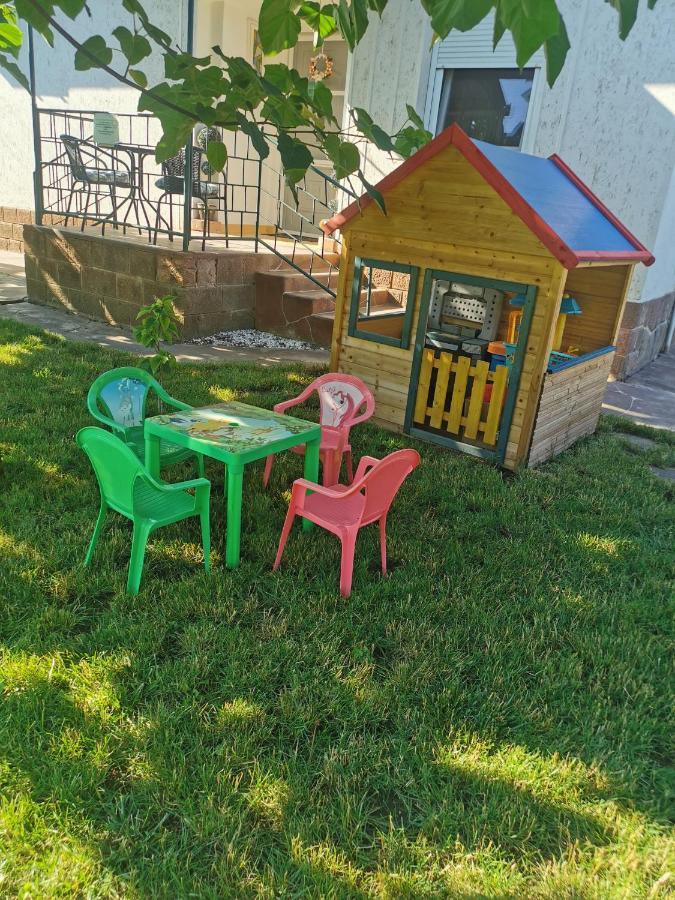 Zso-Ze Apartman Tiszafüred 外观 照片